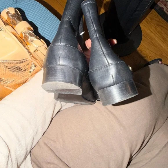 Black Chanel Chelsea boot - Picture 3 of 6